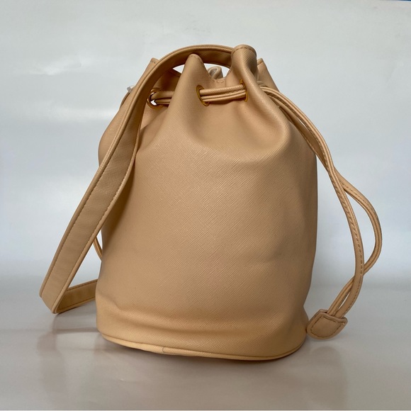 Hello Kitty bucket bag - Picture 3 of 14